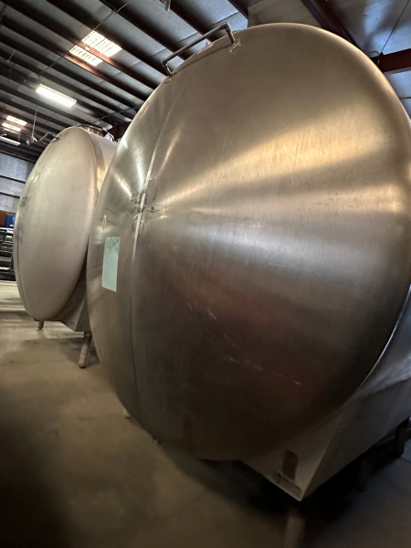 6,000 gallon stainless steel tank